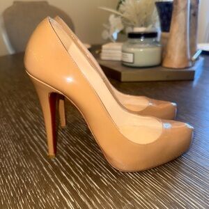 ✨Christian Louboutin Rolando Pumps✨